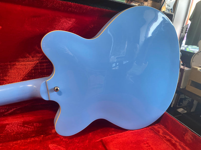 Hofner Verythin Contemporary Powder Blue