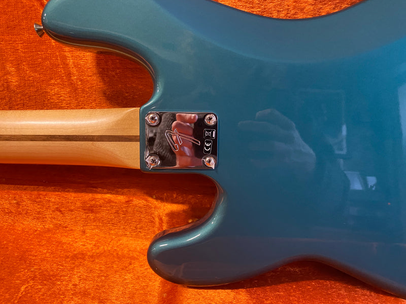 Fender MIM Standard Precision Bass Special Edition Ocean Turquoise 2019