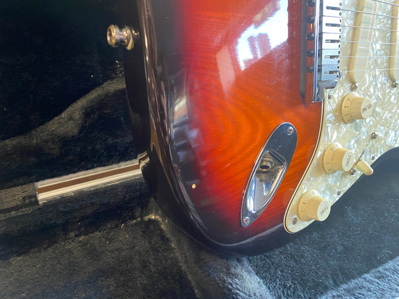 Fender Strat Plus Deluxe Sunburst 1993