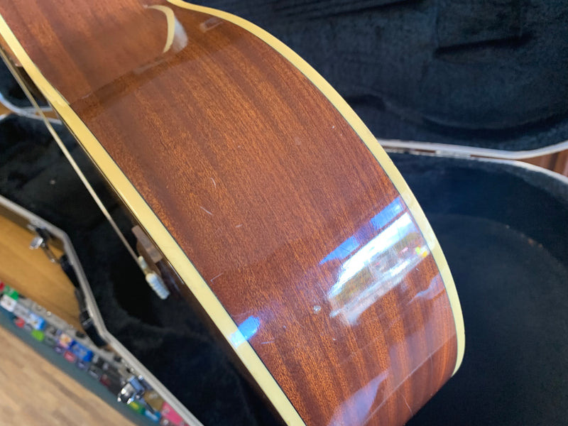 Takamine EG260