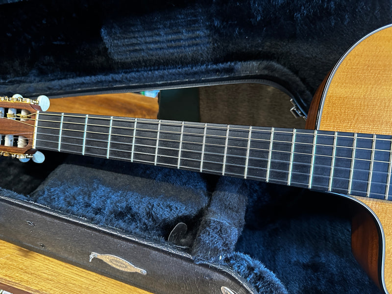Taylor NS32ce Left-Handed 2008