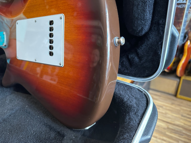 Ernie Ball Music Man Albert Lee HH Sunburst 2011