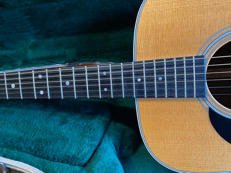 Martin D-28 Left-Handed 2013