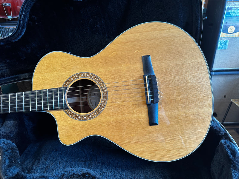 Taylor NS32ce Left-Handed 2008