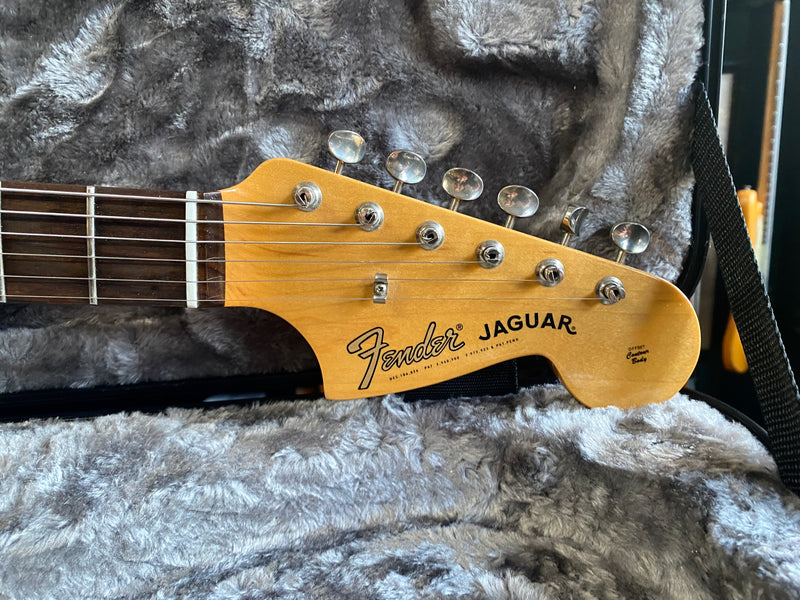 Fender Classic Player Jaguar Special Candy Apple Red 2013