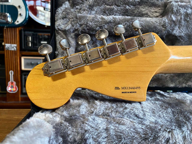 Fender Classic Player Jaguar Special Candy Apple Red 2013