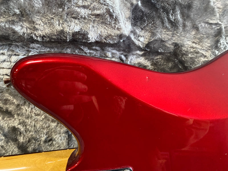 Fender Classic Player Jaguar Special Candy Apple Red 2013
