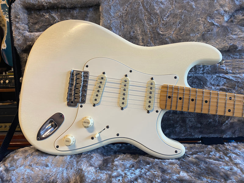 Schecter Custom Shop Traditional Wembley Edition Vintage White 2017
