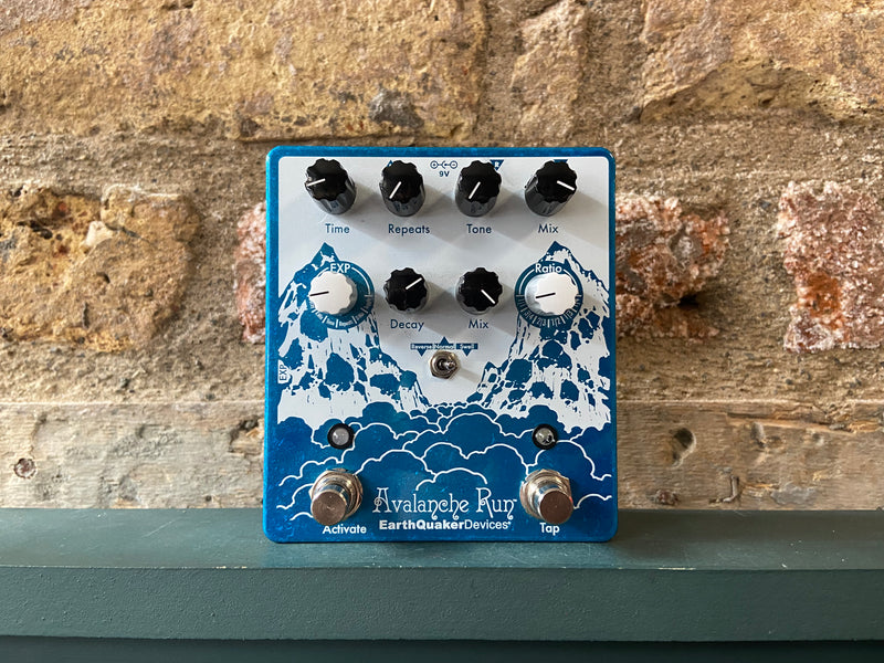 Earthquaker Devices Avalanche Run Stereo Reverb & Delay