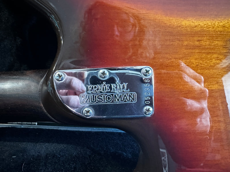Ernie Ball Music Man Albert Lee HH Sunburst 2011