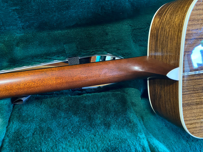 Martin D-28 Left-Handed 2013