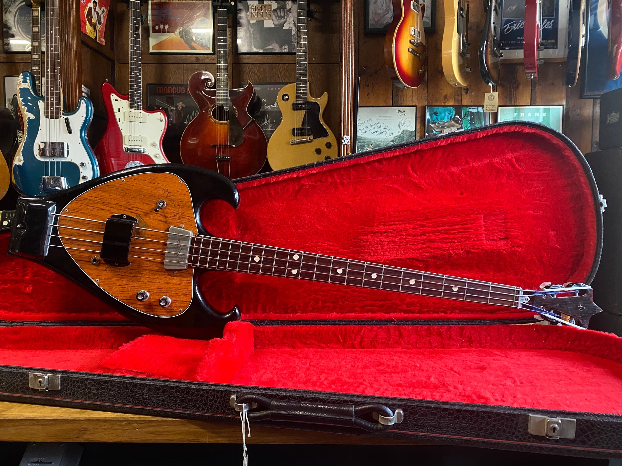 Wandre Signitures Wandre Etrurian Bass 1960's - Some Neck Guitars