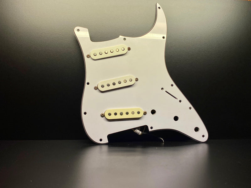 Lindy Fralin Vintage Hot Set/Pickguard
