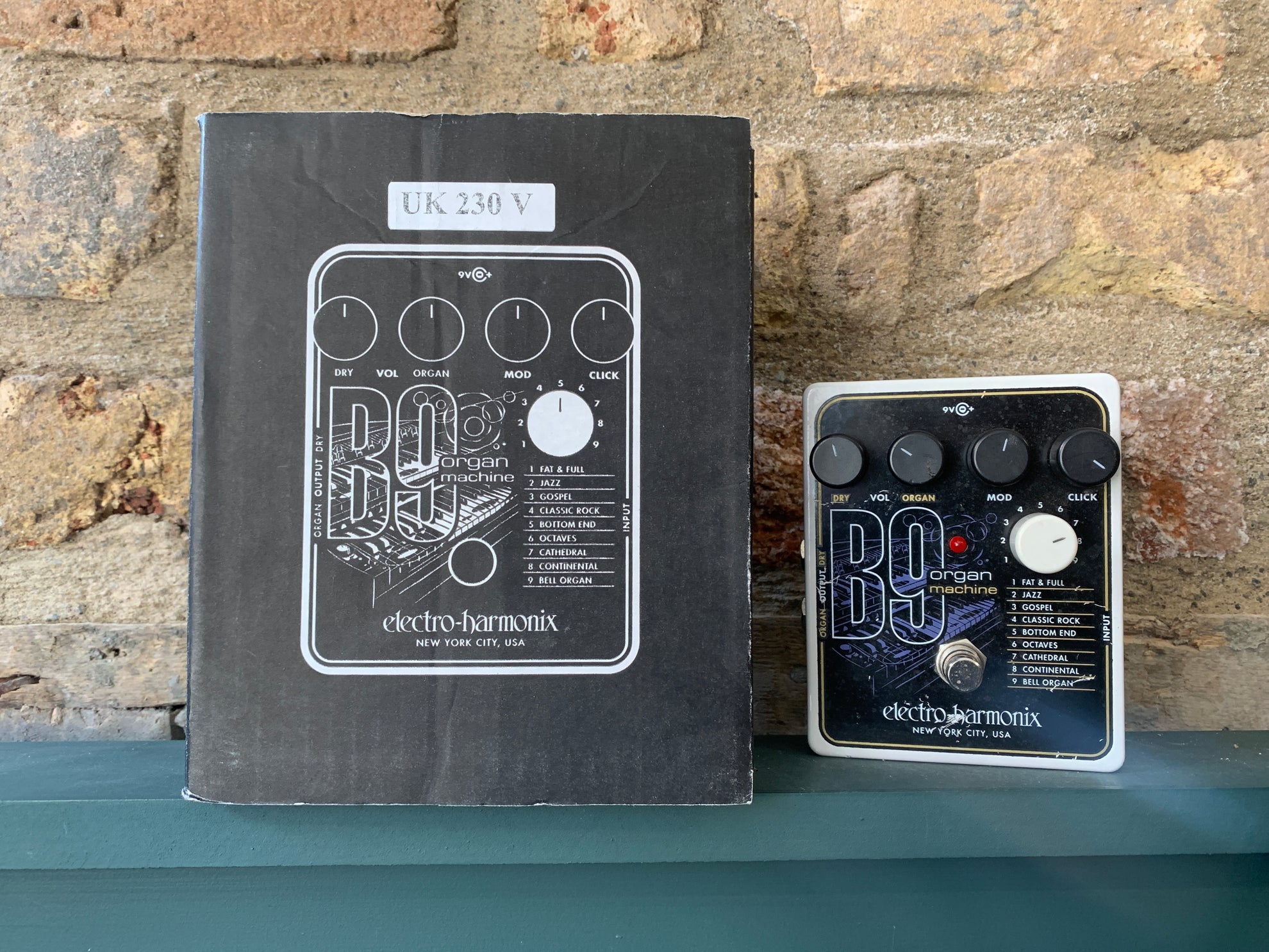 organ guitar pedal Electro Harmonix B9 Organ Machine