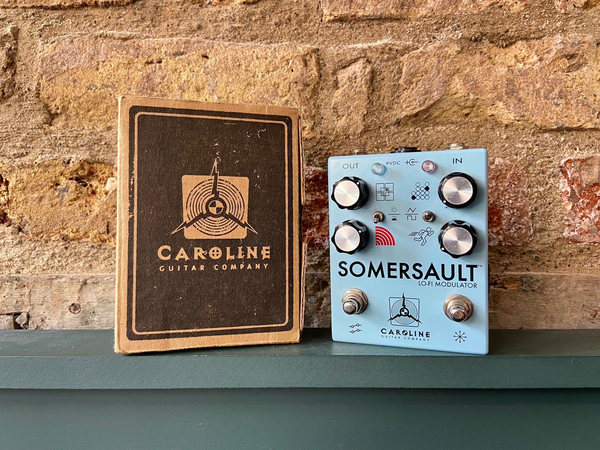 Caroline Guitar Company Somersault Chorus Vibrato Some Neck Guitars