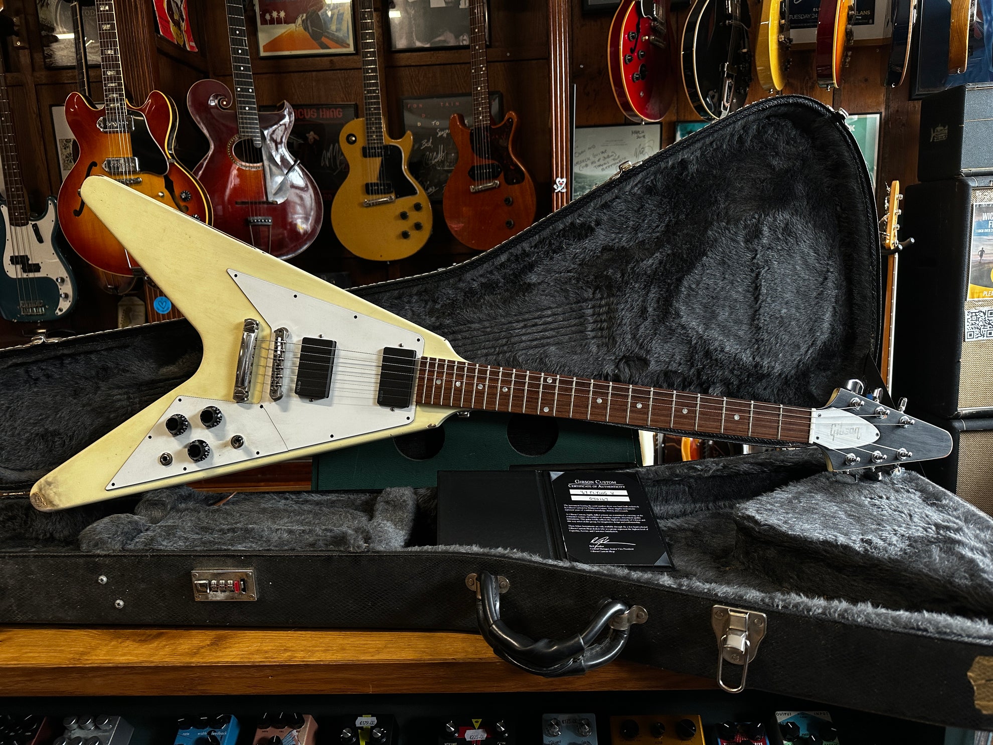 Gibson Custom Shop '67 Flying V Wildwood Exclusive Hetfield Style Reli - Some Neck Guitars