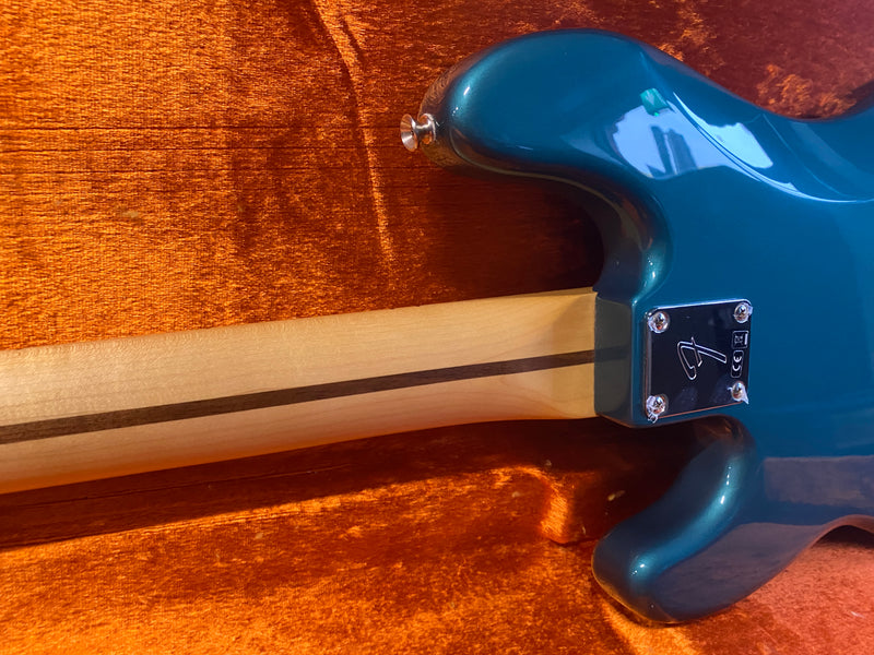 Fender MIM Standard Precision Bass Special Edition Ocean Turquoise 2019