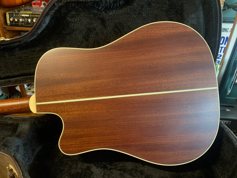 Takamine P3DC