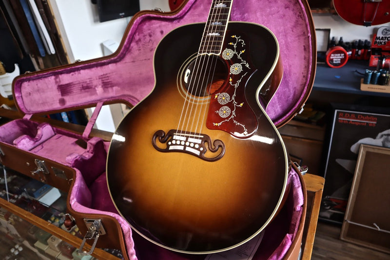 Gibson True Vintage SJ-200 (Added LR Baggs) 2007