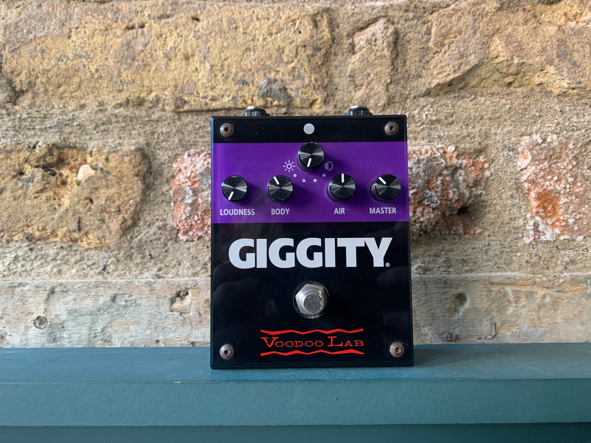 Voodoo Lab Giggity Pre Amp - Some Neck Guitars