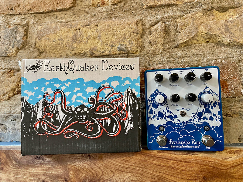 Earthquaker Devices Avalanche Run Stereo Reverb & Delay