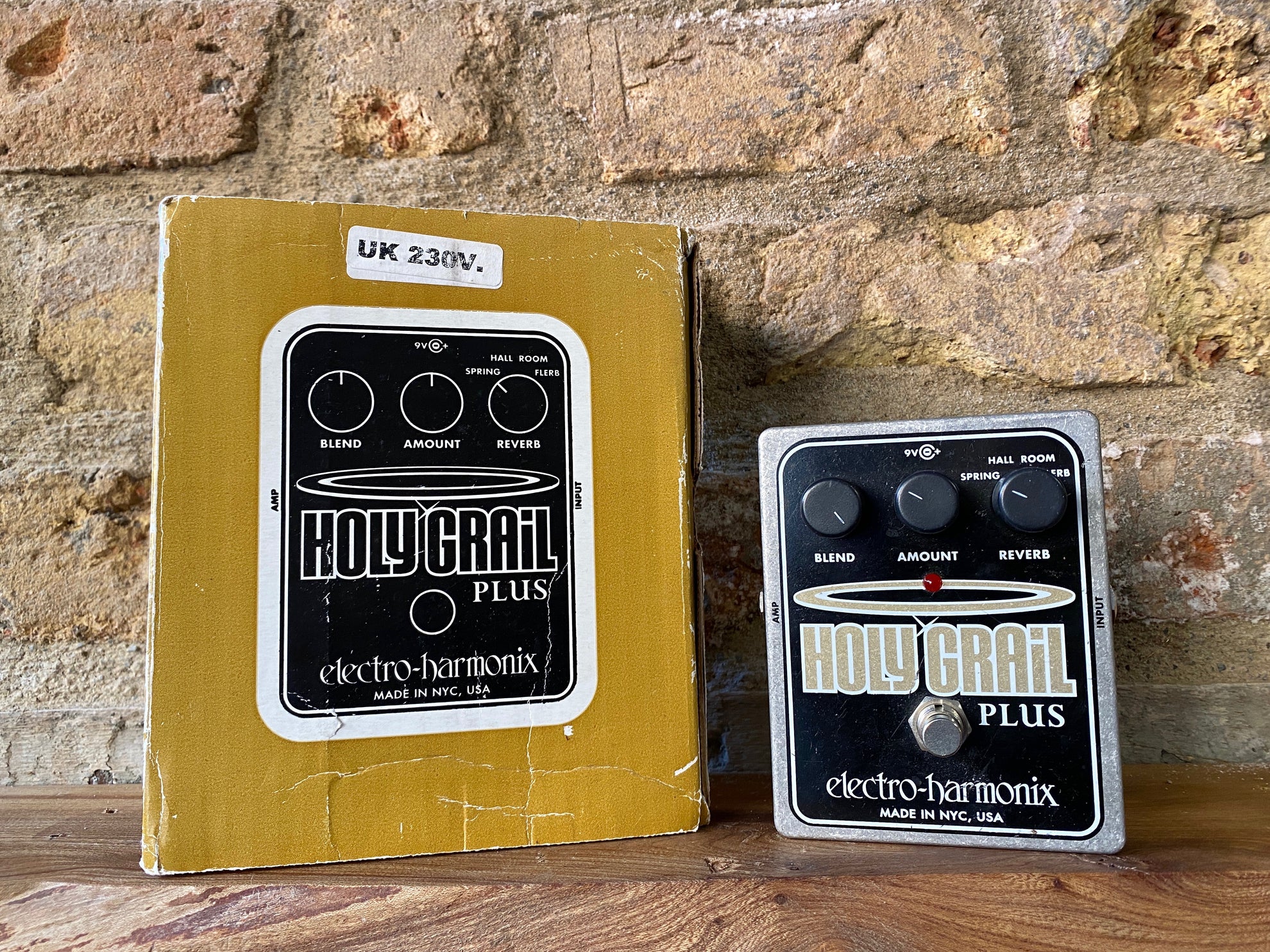 Electro-harmonix Holy Grail Plus - Some Neck Guitars