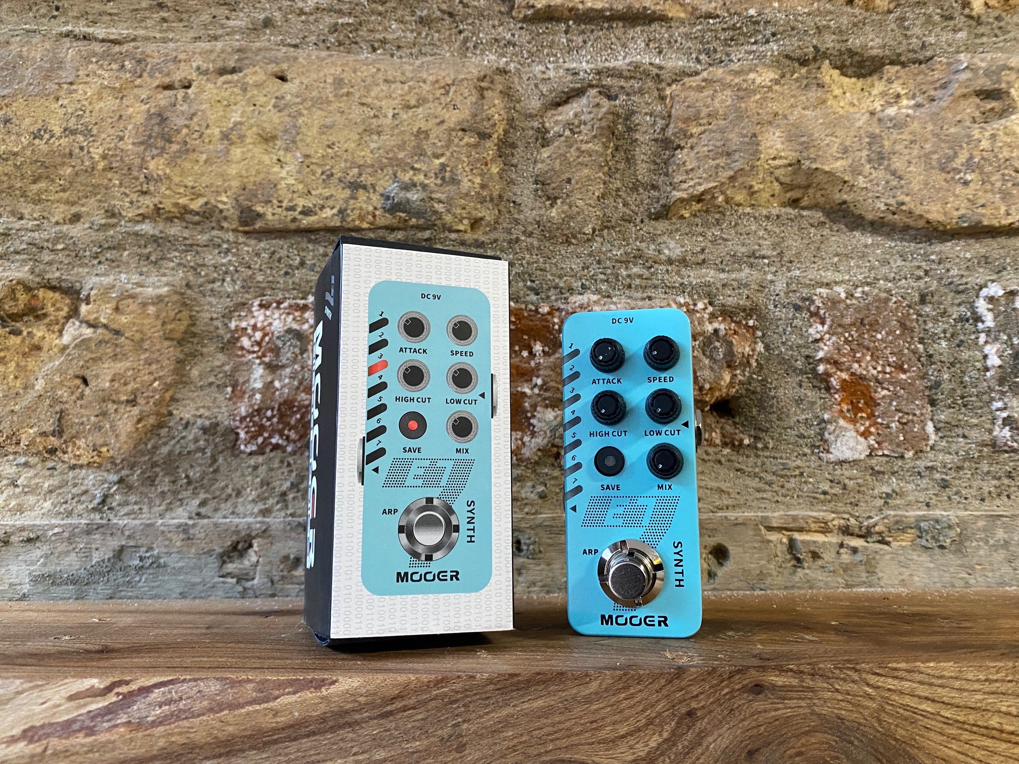 mooer synth pedal Mooer E7 Polyphonic Guitar Synth