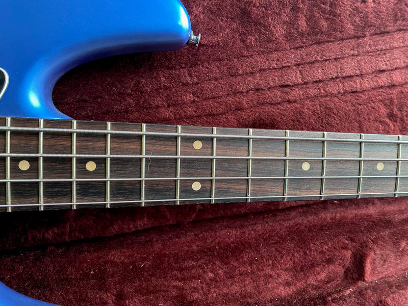 AV Basses AVP4