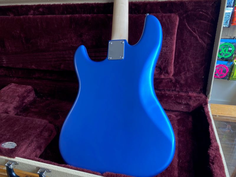 AV Basses AVP4