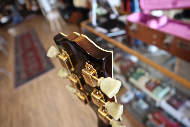 Gibson True Vintage SJ-200 (Added LR Baggs) 2007