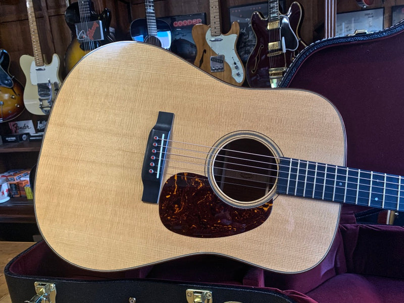 Martin D-18 Modern Deluxe 2018