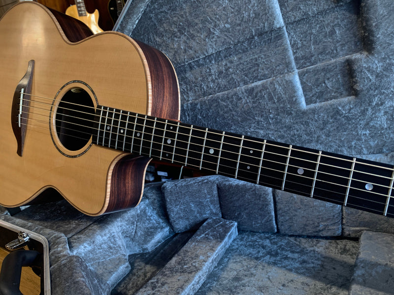 Lowden 32SE Stage Edition