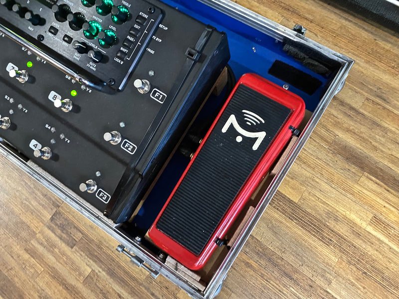 Fractal Audio AX8 (Flightcased with Mission Engineering EP-1 SPL)