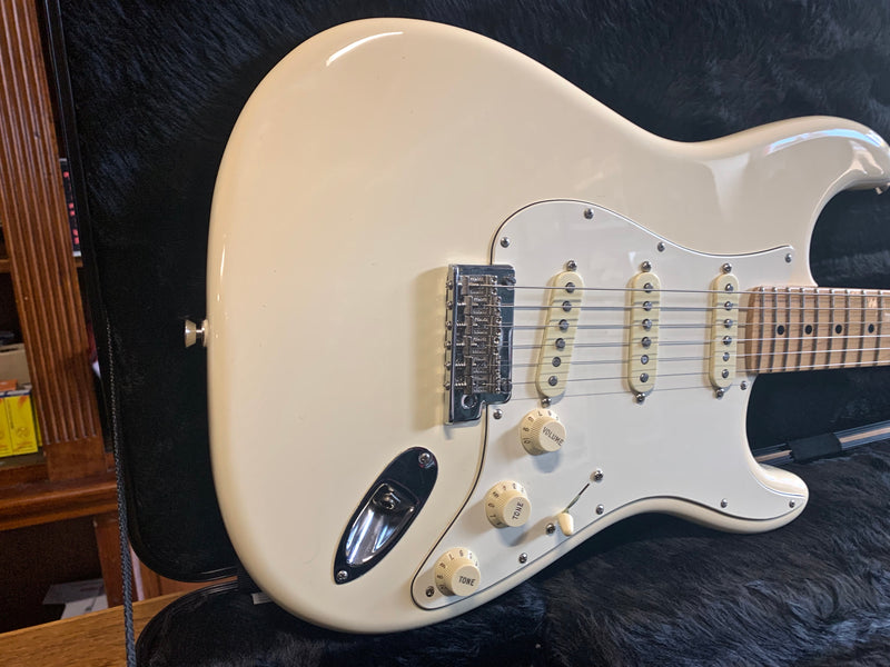 Fender American Professional Stratocaster Olympic White 2017