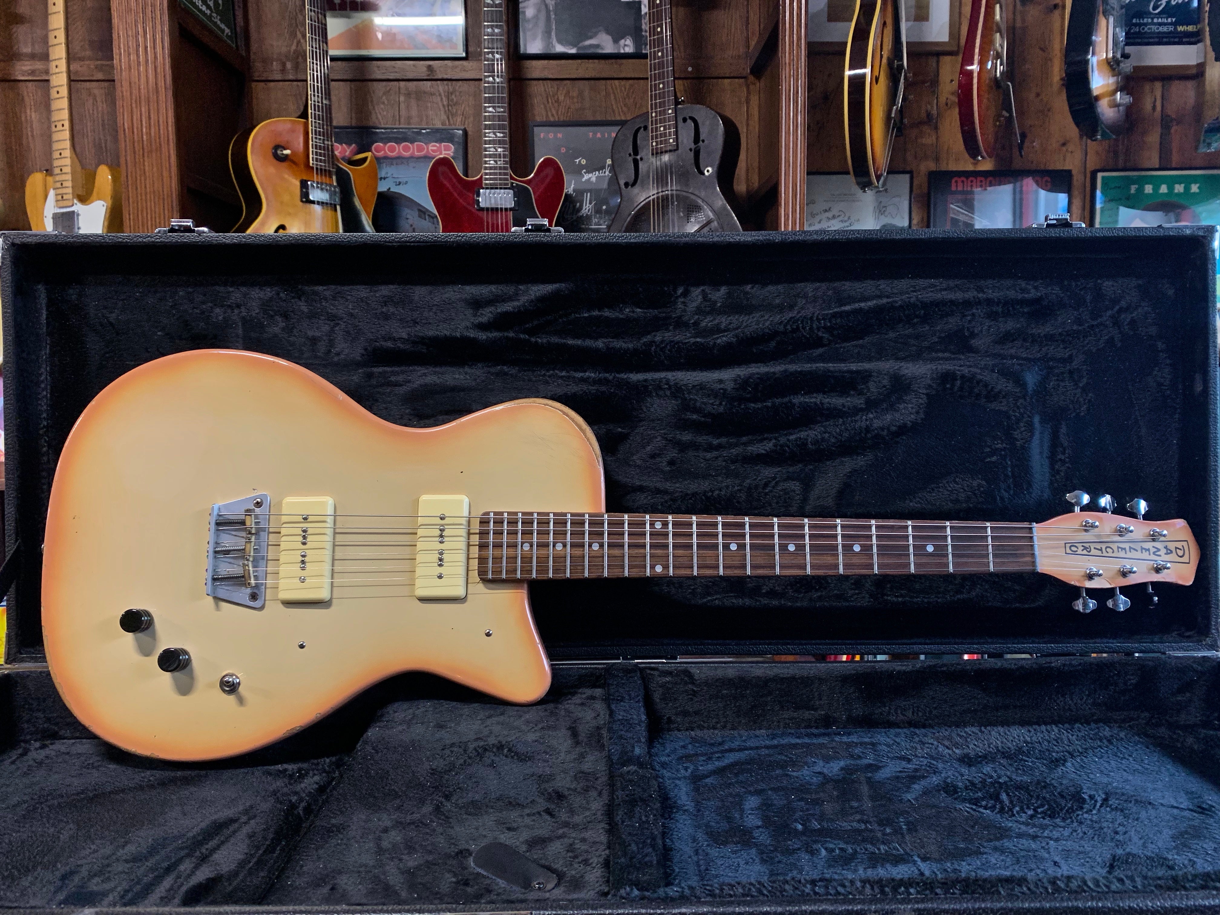 Danelectro U2 Made in Korea 黒 Danelectro U2 Made in Korea 黒