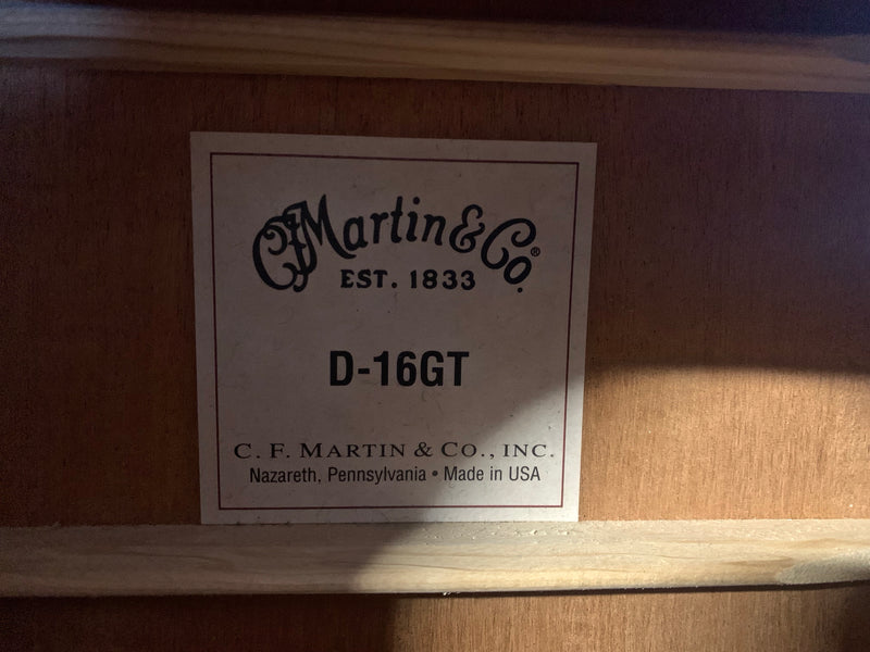 Martin D-16GT Left-Handed