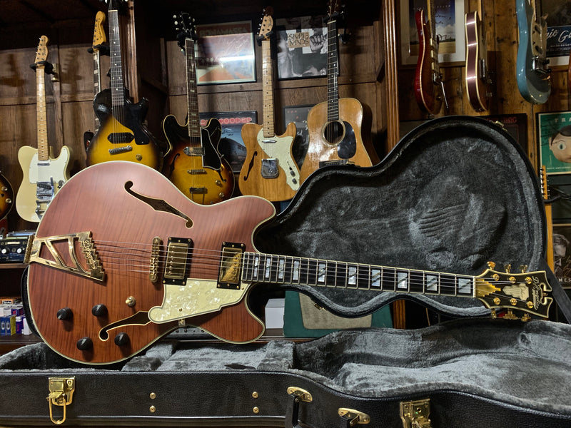 D'Angelico Deluxe DC Limited Edition Matte Walnut