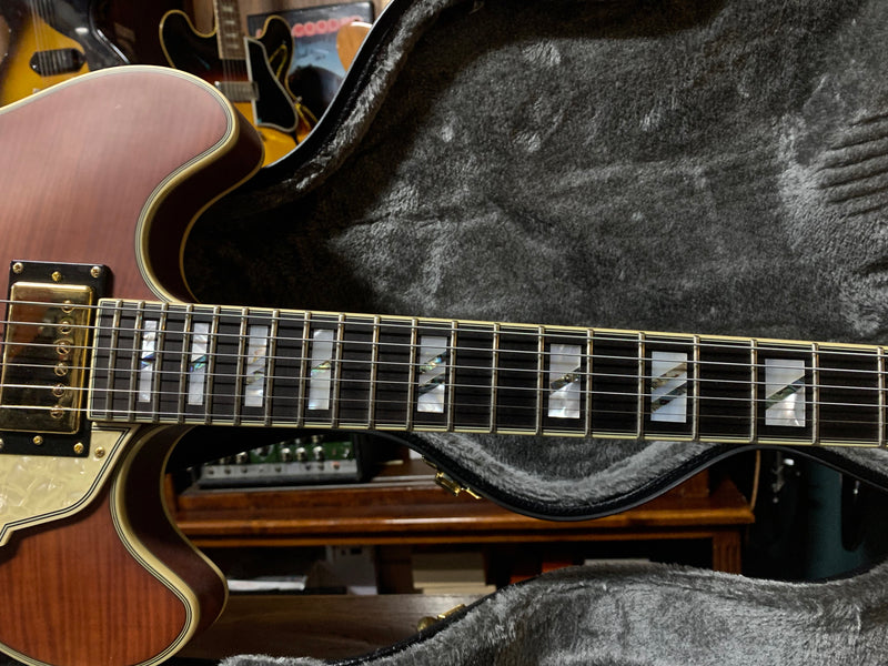 D'Angelico Deluxe DC Limited Edition Matte Walnut