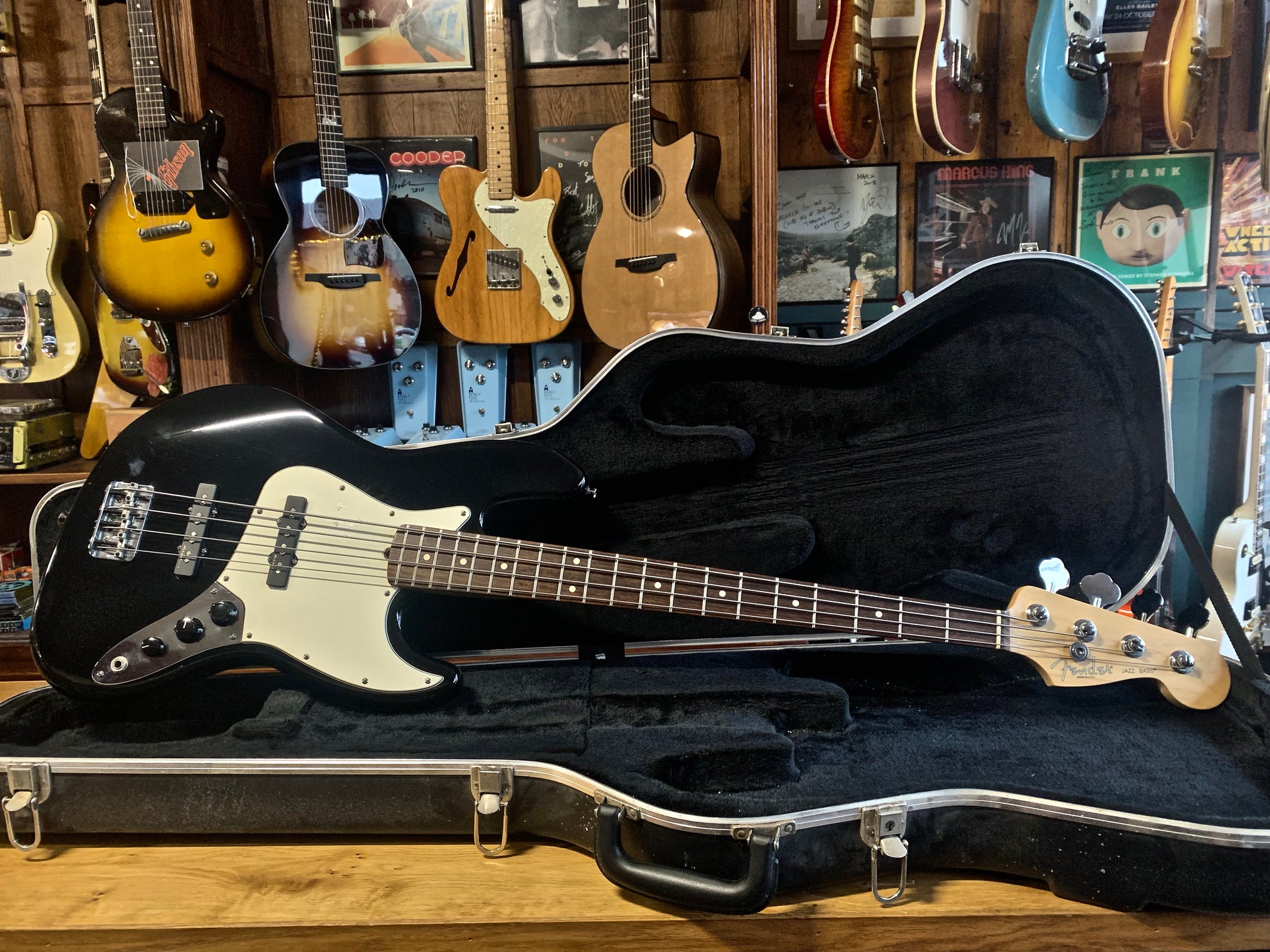 2006 fender sales jazz bass