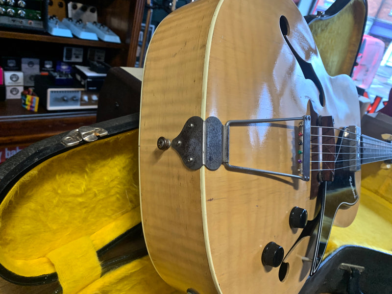 Supro Ranchero 1956