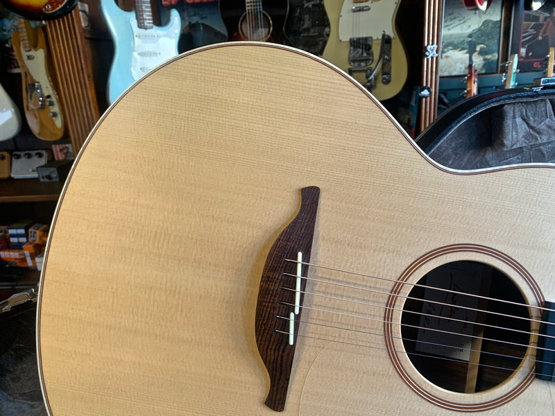 Lowden F-32 2020