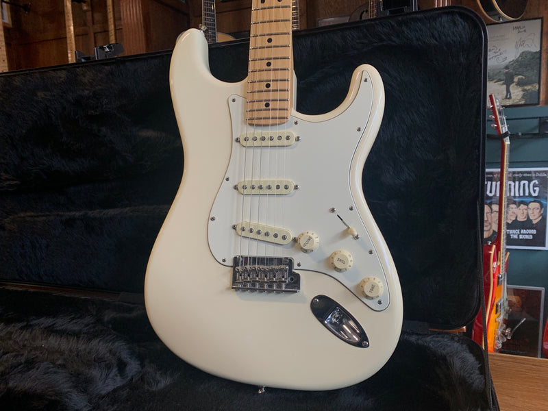Fender American Professional Stratocaster Olympic White 2017